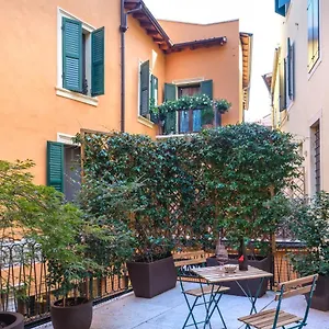 La Terrazza In Centro Apartment