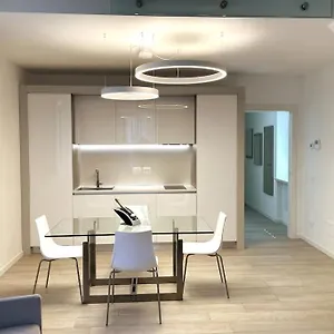 Queen Luxury Apartment