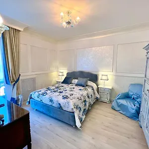 Ghibellines Apartment
